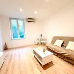 Hyper Centre 100m De La אז'אקסיו